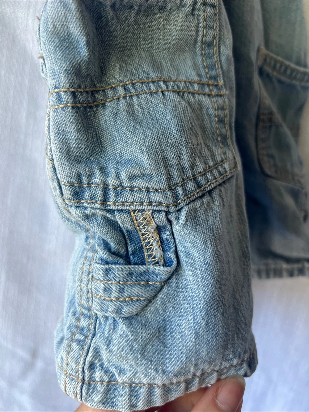 OshKosh B'gosh Light Blue Denim Shortalls with Front Bib Pocket Size 12-18M